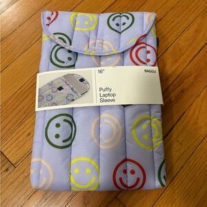 BAGGU smiley laptop case